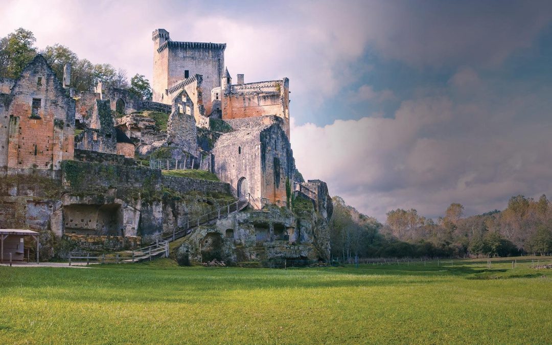 CHÂTEAU DE COMMARQUE, Les Eyzies